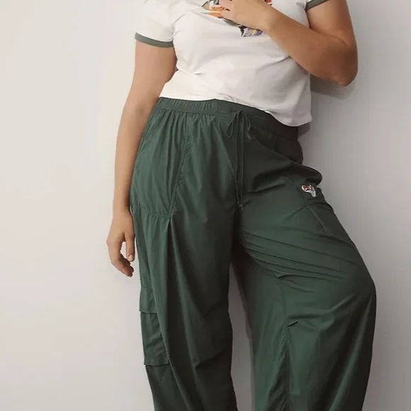 Base Jump Parachute Pants
GOLA/ Anthropologie 
NWOT
COLOR - Hunter Green - Picture 9 of 11